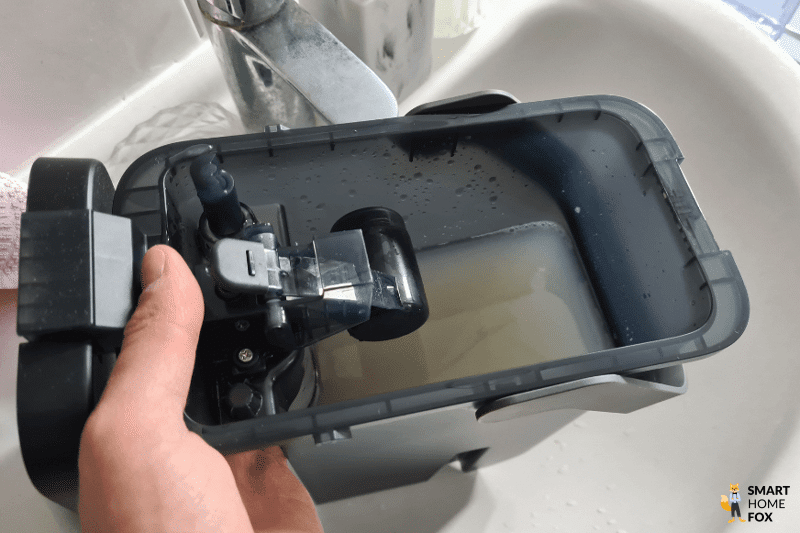 Грязная вода после уборки Roborock S7 MaxV Ultra